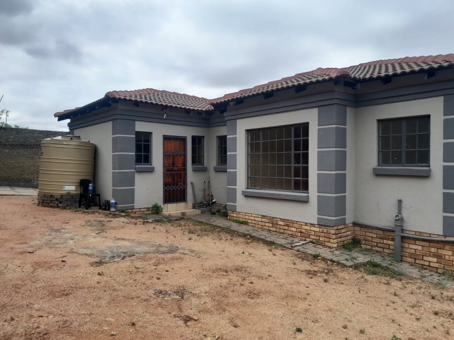 3 Bedroom Property for Sale in Geelhoutpark North West